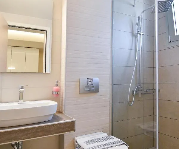 On Board Luxury Aparthotel