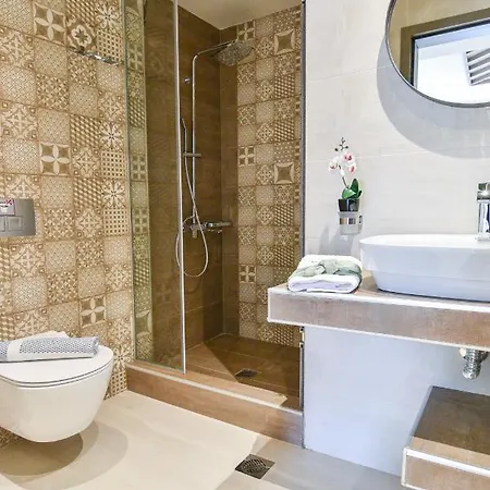 מלון דירות On Board Luxury סארטי